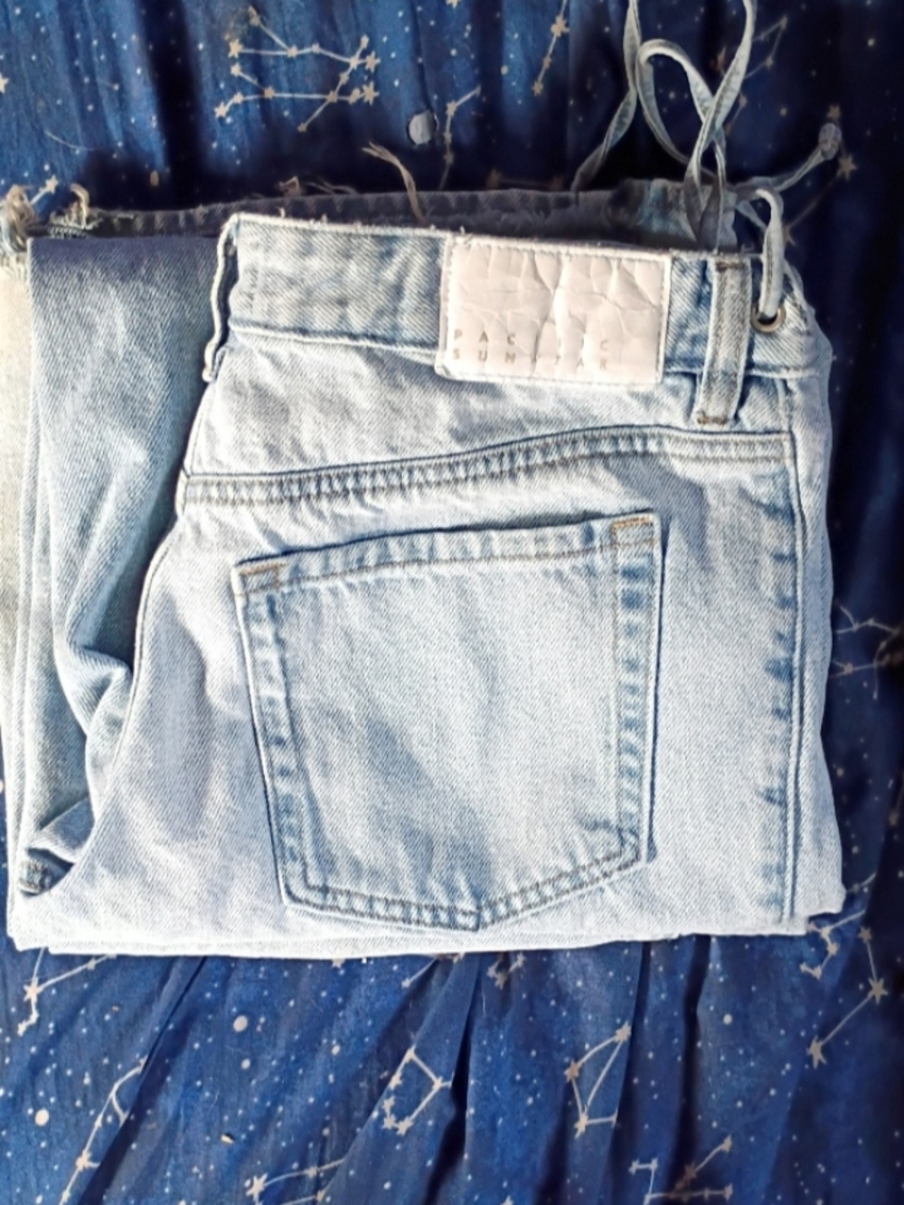 PacSun Casey Low Rise Baggy Jeans - Light Wash  Size26 Brand:PacSun.Distressed